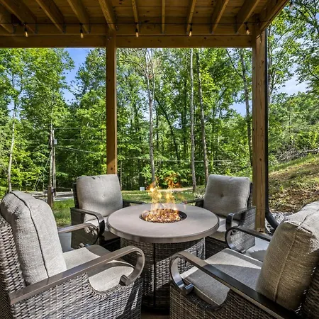 Smoky Mtns Private W/Hot Tub, Game Room, Pets Free